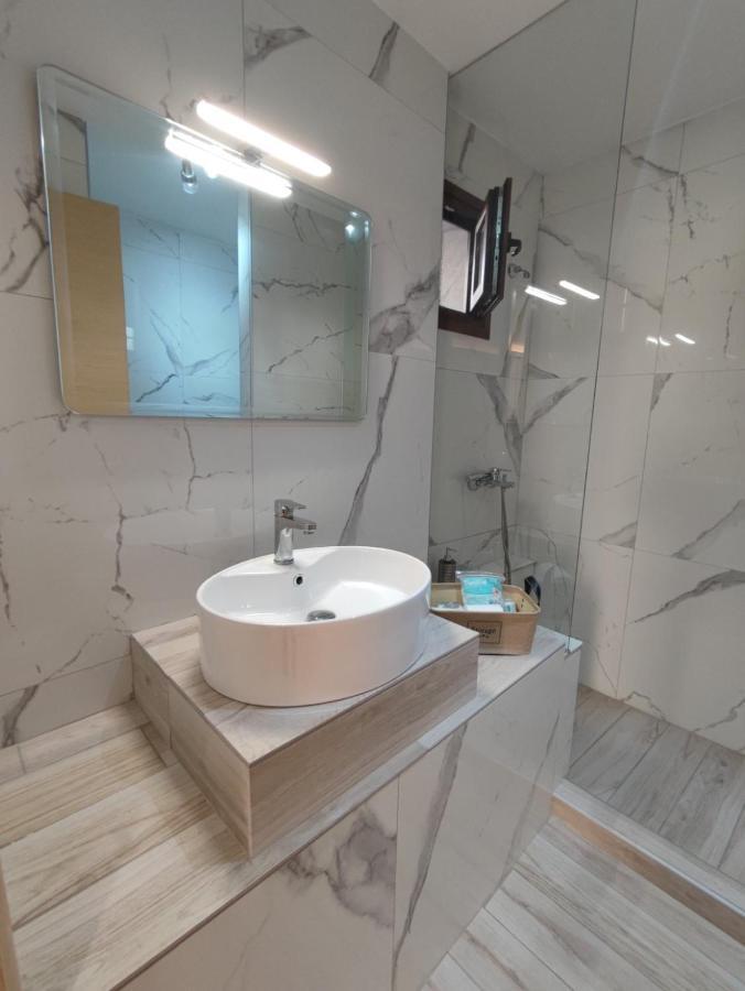 Theasis 3 Apartamento Néos Marmarás Exterior foto