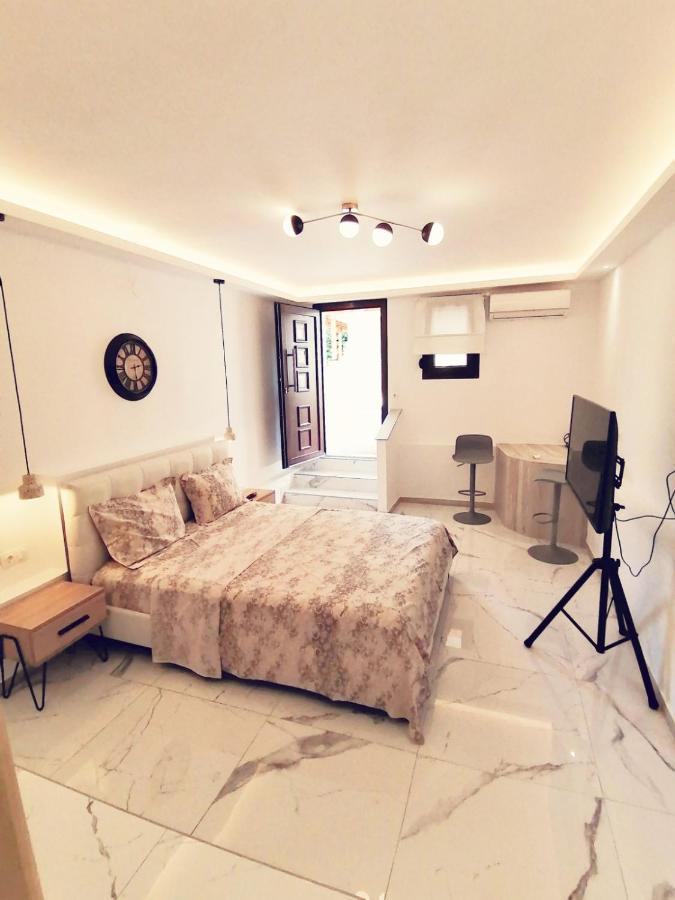 Theasis 3 Apartamento Néos Marmarás Exterior foto